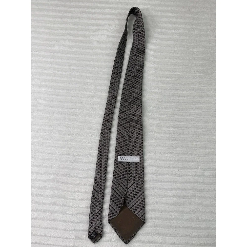 Perry Ellis Portfolio Mens Grey Black Geometric Silk Tie Made in USA 4 Inch Wide